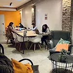 Quo Hostel