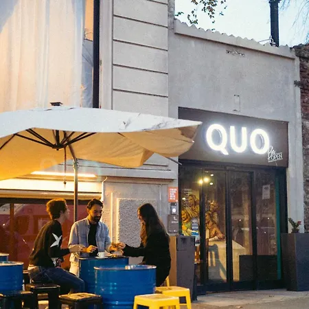 Quo *